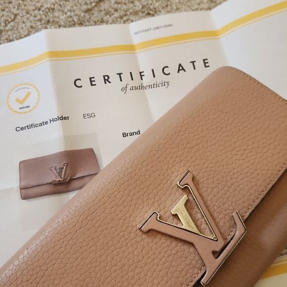 Louis Vuitton Taurillon Capucines Wallet - Picture 9 of 12